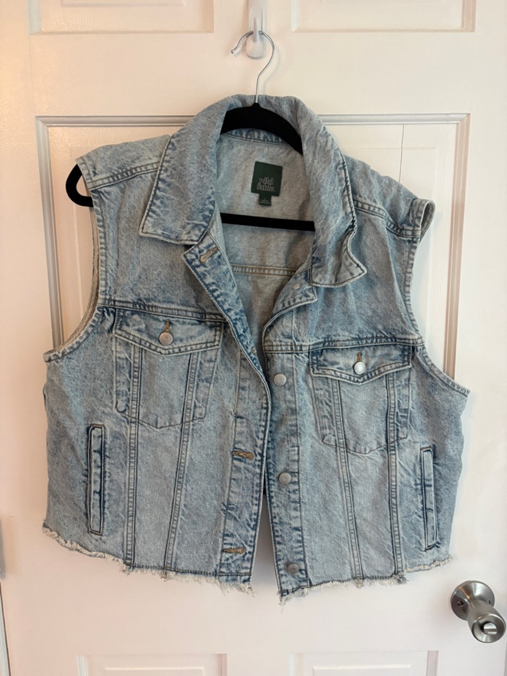 Wild Fable Light Wash Denim Vest Jacket Size Large Raw Hem
